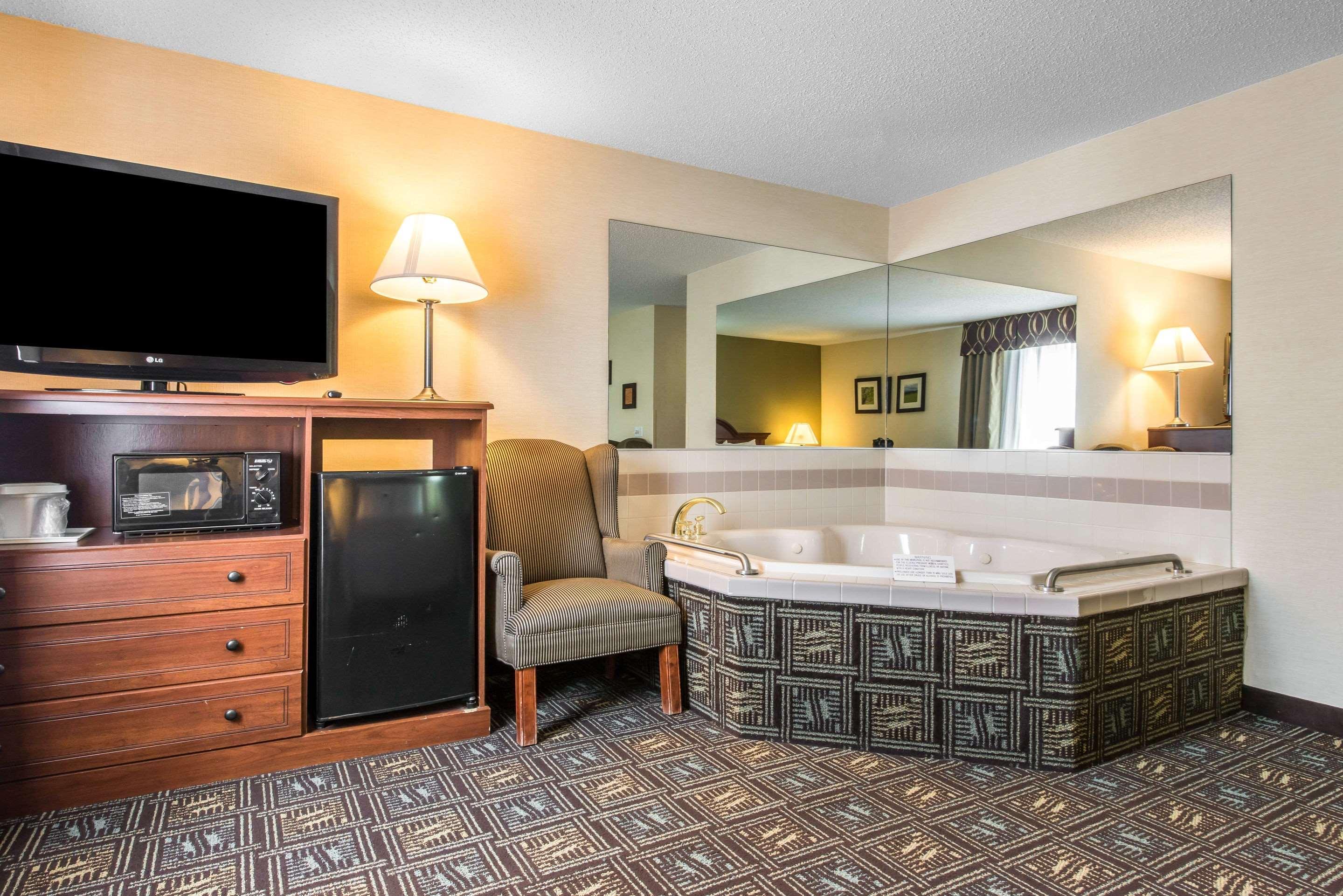 Comfort Inn Weirton Ngoại thất bức ảnh